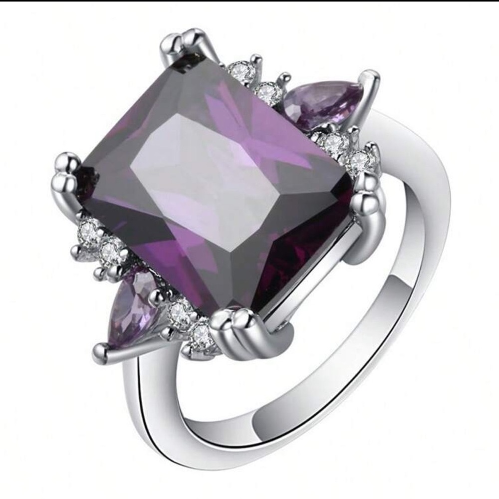 NWT Sleek Purple Gemstone Silver Ring